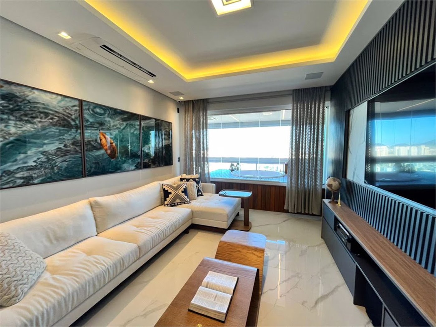 Apartamento com 1 quarto com hidromassagem e vista para o mar à venda em Aparecida - SP
