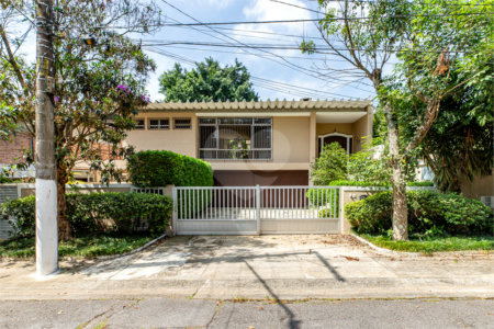 Casa de Vila à venda com 3 quartos, sendo 1 suíte, em Alto da Boa Vista, São Paulo, SP