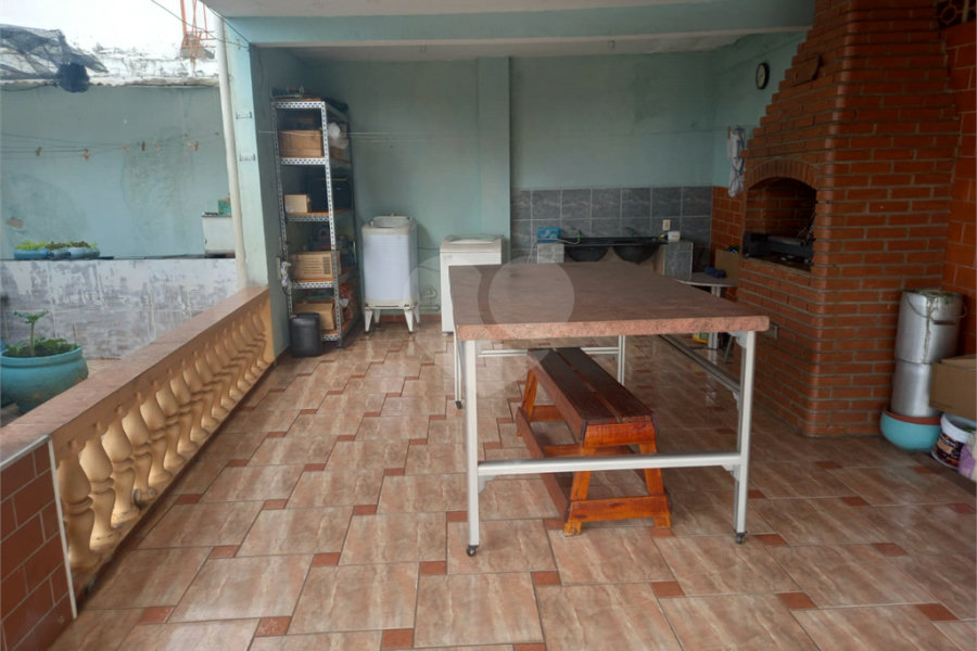 Sobrado à venda com 4 quartos, sendo 2 suítes, em Vila Nova Cachoeirinha, São Paulo, SP