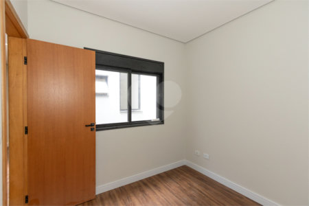 Sobrado à venda com 3 quartos, sendo 1 suíte, em Vila Gumercindo, São Paulo, SP