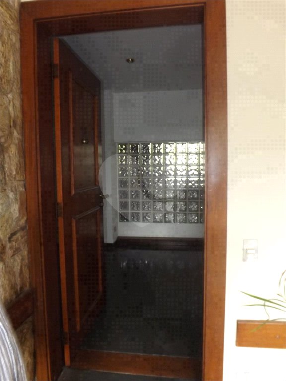 Casa à venda ou para alugar com 4 quartos, sendo 3 suítes,  no condomínio Villa das Flores, São Paulo - SP