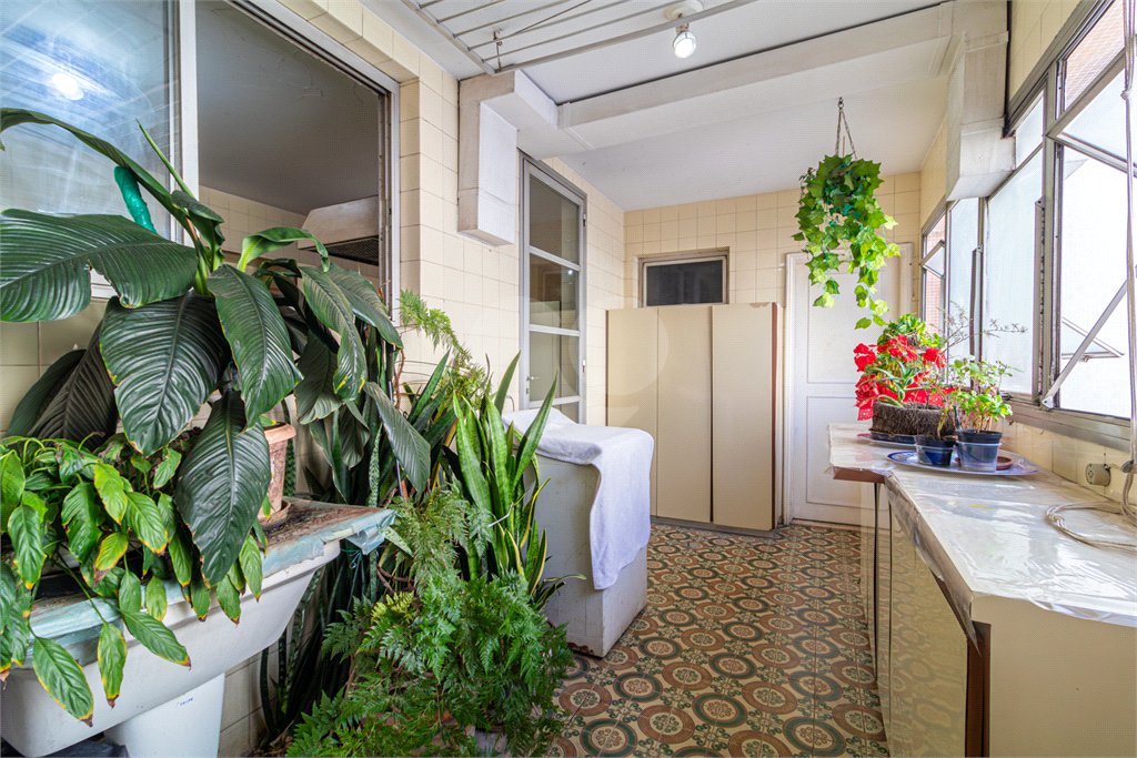 Apartamento à venda com 4 quartos, sendo 1 suíte,  em Brooklin, São Paulo, SP