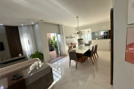 Casa à venda com 3 suítes em Cidade Jardim, Araraquara, SP