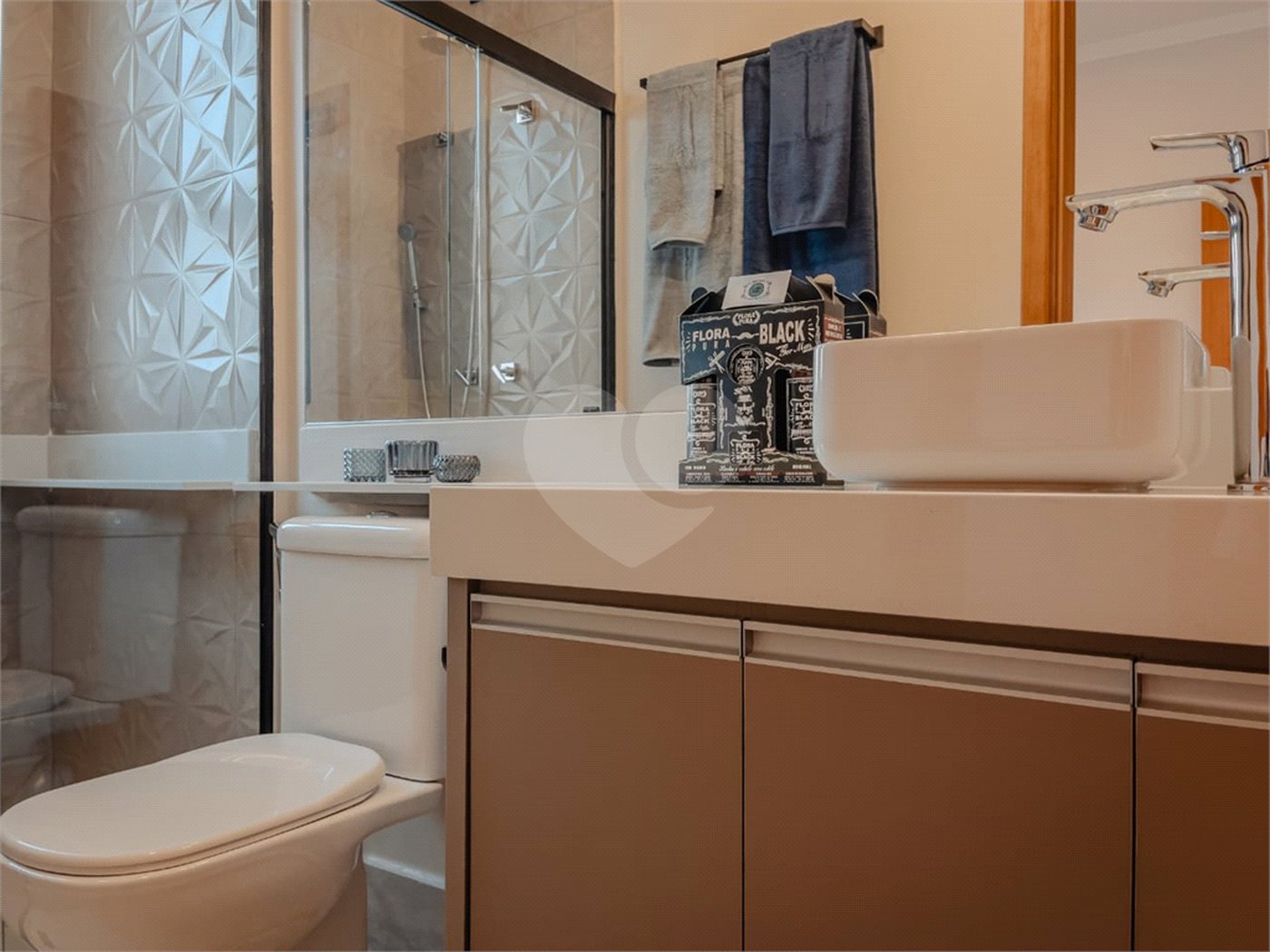 Casa à venda com 3 suítes no condomínio Residencial Viena, Indaiatuba - SP