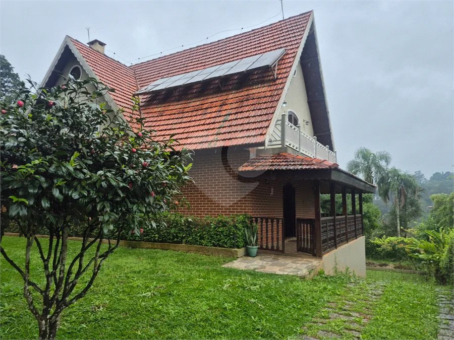 Sobrado à venda ou para alugar com 3 suítes em SERRA DA CANTAREIRA, Mairiporã, SP