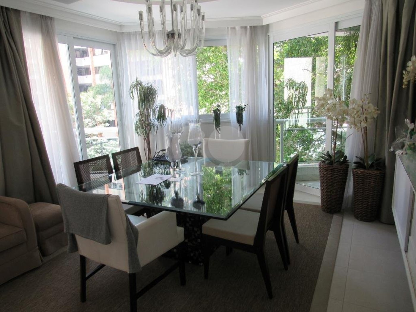Apartamento à venda com 3 suítes em Real Parque, São Paulo, SP