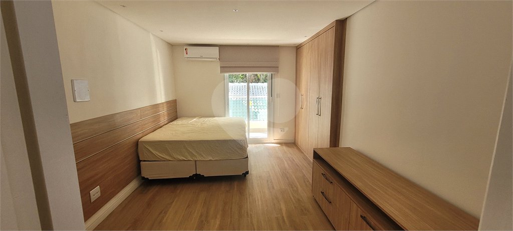 Sobrado à venda com 4 quartos, sendo 2 suítes, em Vila Irmãos Arnoni, São Paulo, SP