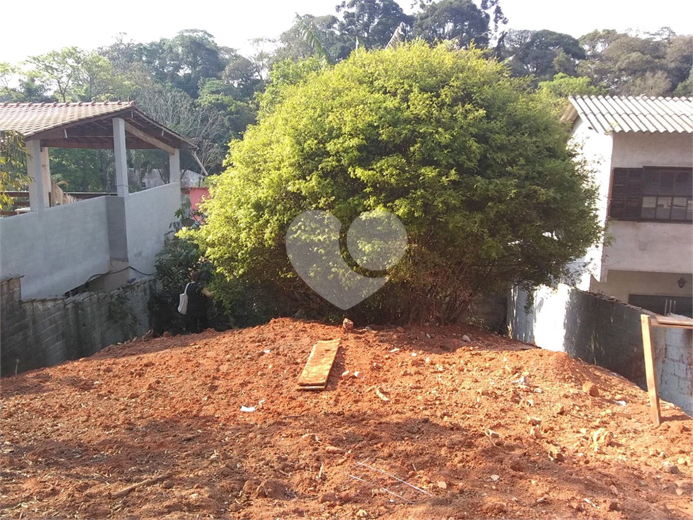 Casa à venda com 3 quartos, sendo 2 suítes, no condomínio Alpes da Cantareira, Mairiporã - SP