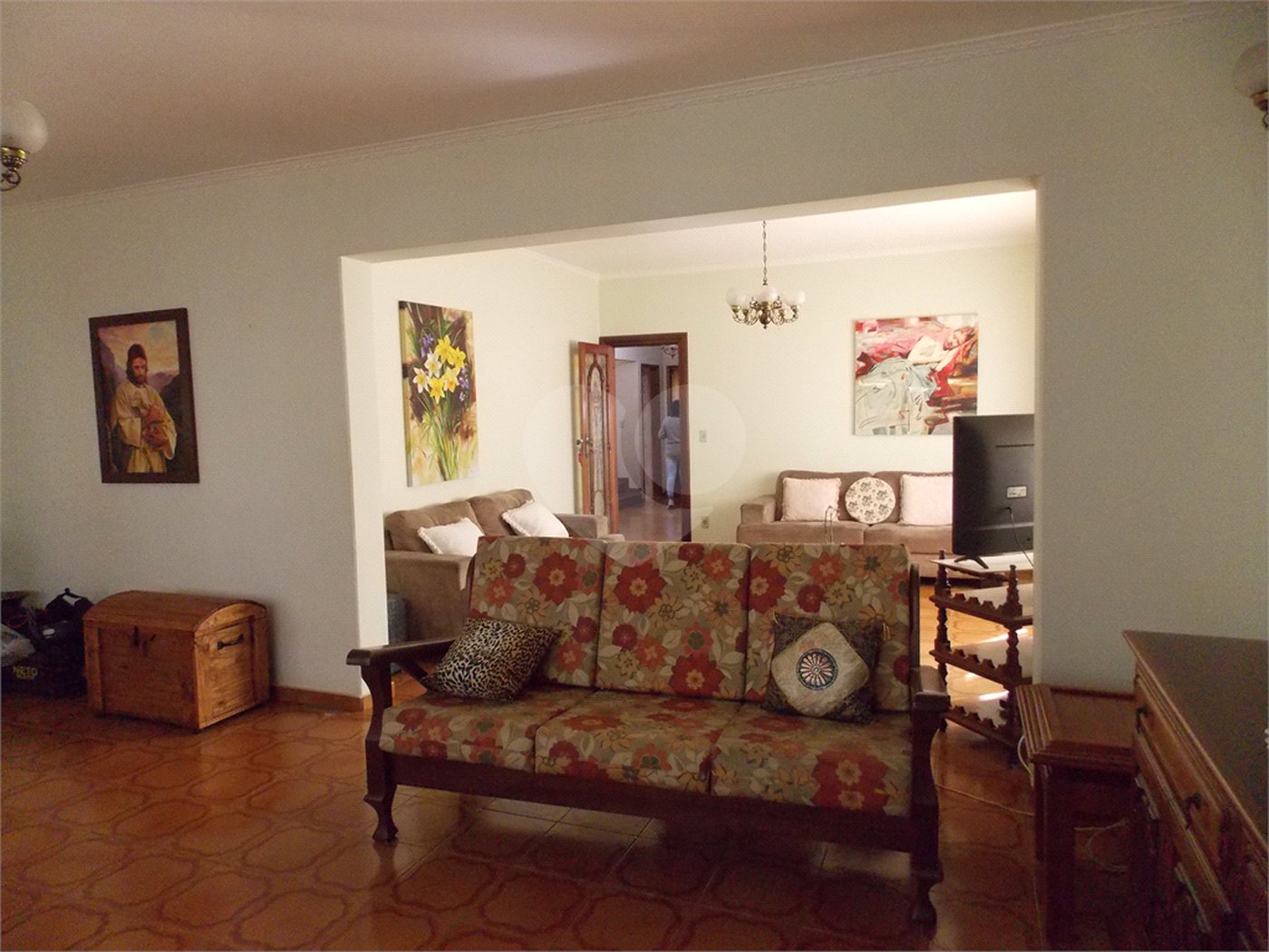 Casa à venda ou para alugar com 5 quartos, sendo 3 suítes,  no Centro, Atibaia, SP