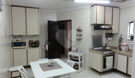 Sobrado à venda com 3 quartos, sendo 1 suíte,  em Tremembé, São Paulo, SP