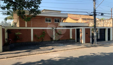 Casa à venda com 4 quartos, sendo 2 suítes,  em Vila São Francisco, São Paulo, SP