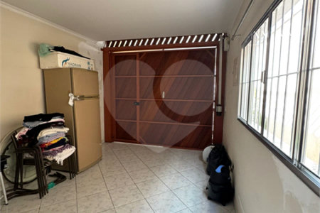 Casa à venda com 3 quartos, sendo 1 suíte, em Vila Constança, São Paulo, SP