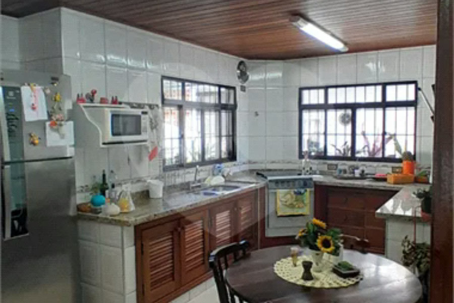 Sobrado à venda com 3 quartos, sendo 1 suíte, em Vila Isabela, Campos do Jordão, SP