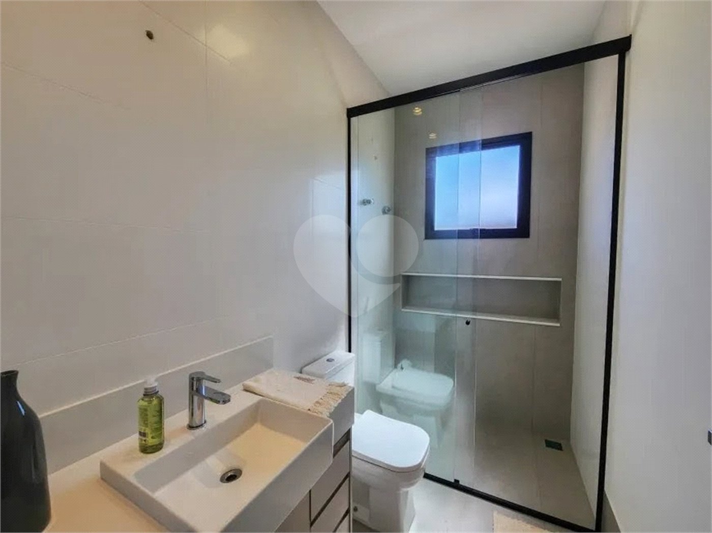 Casa à venda com 3 quartos, sendo 1 suíte, no condomínio Consoli Residencial, Atibaia - SP