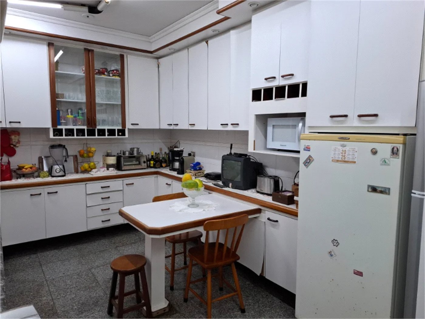 Sobrado à venda com 4 quartos, sendo 2 suítes, em Jardim Leonor, São Paulo, SP