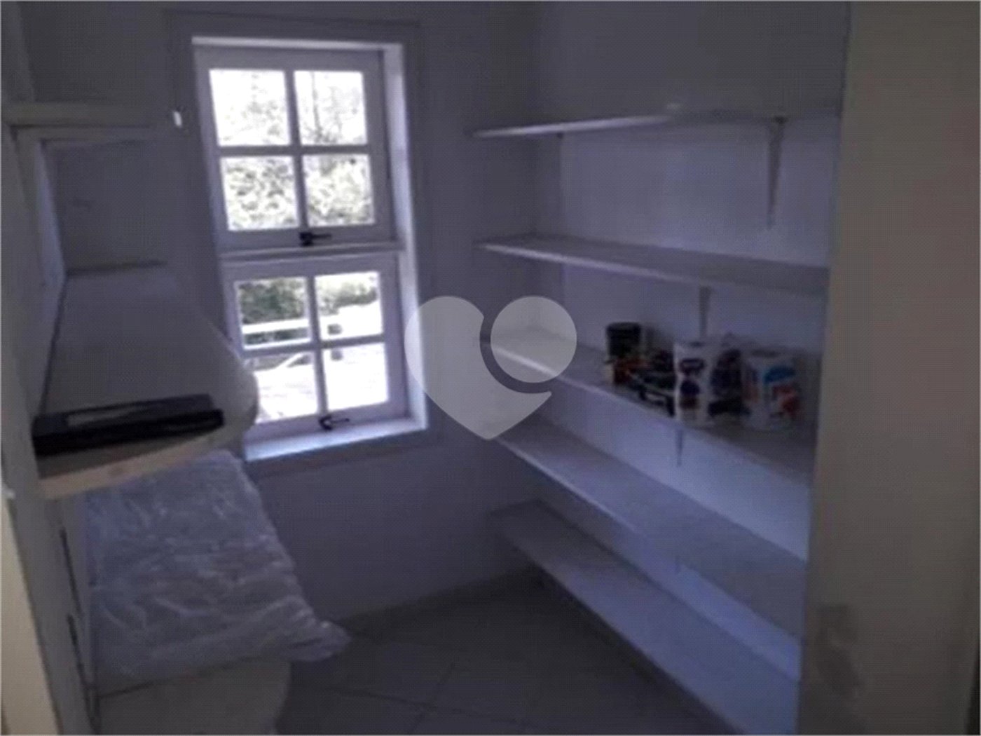Casa à venda com 4 suítes no condomínio Suíça da Cantareira, Mairiporã - SP