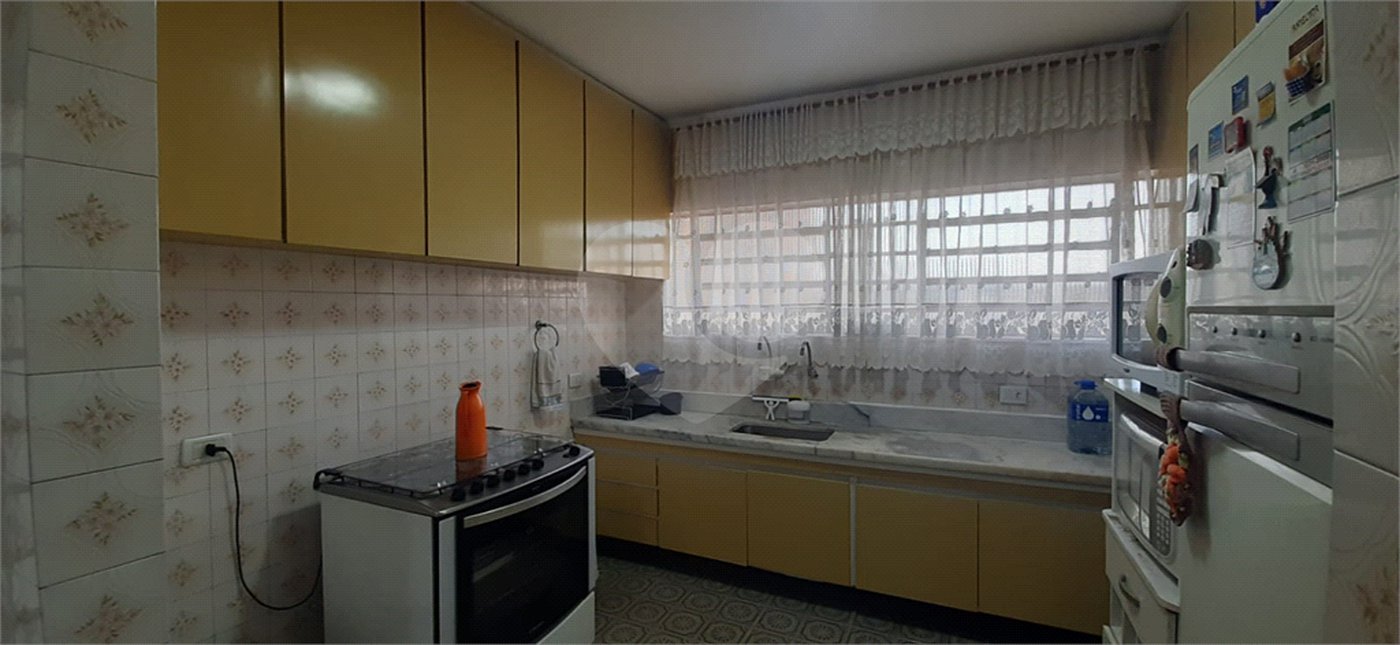Sobrado à venda com 3 quartos, sendo 1 suíte, em Tremembé, São Paulo, SP