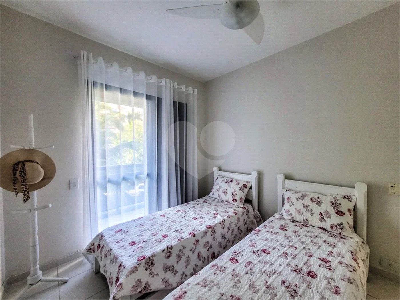 Apartamento à venda com 5 quartos, sendo 3 suítes,  em Riviera de São Lourenço, Bertioga, SP