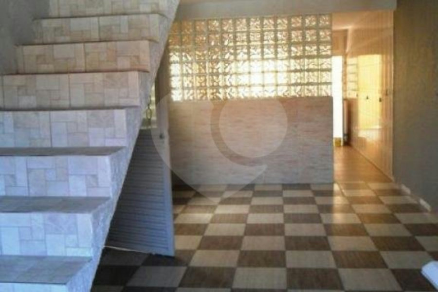Sobrado à venda com 3 quartos, sendo 1 suíte, em Parque Continental, Guarulhos, SP