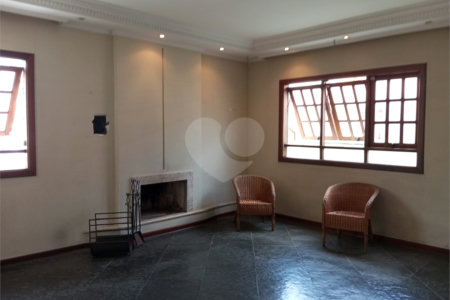 Casa à venda com 3 quartos, sendo 1 suíte, em Vila Nivi, São Paulo, SP