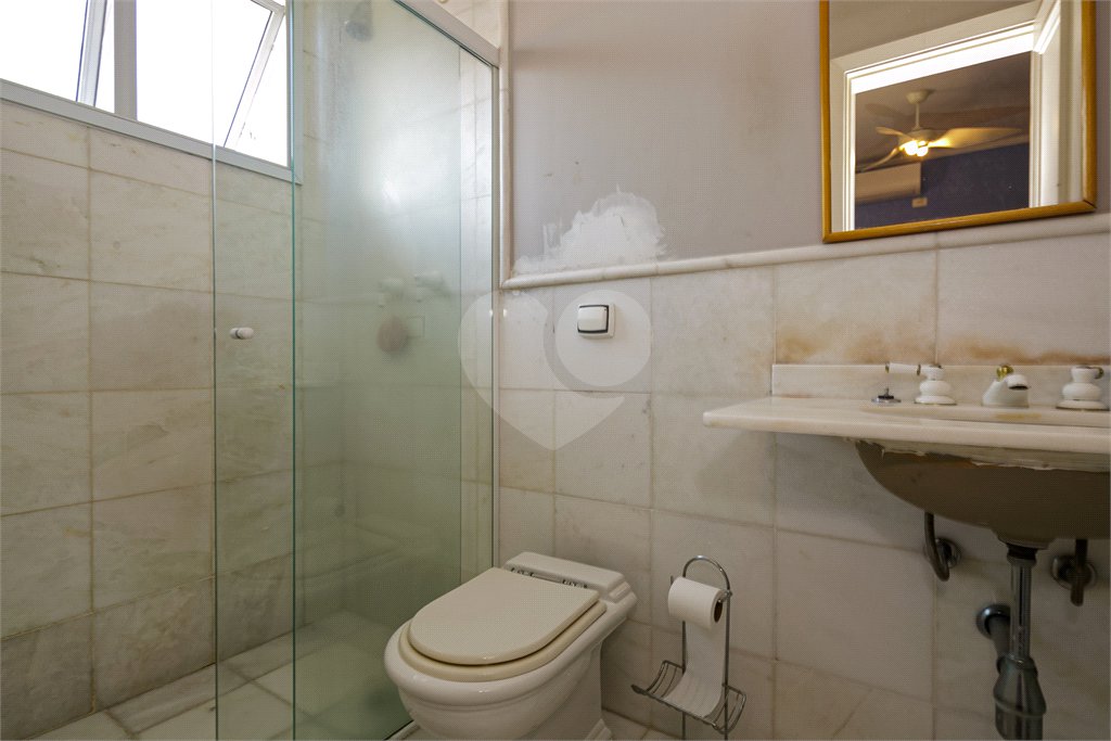 Casa à venda com 4 quartos, sendo 2 suítes, no condomínio Parque das Arvores, São Paulo - SP