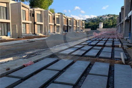 Casa à venda com 2 suítes no condomínio Residencial Vue26, Atibaia - SP