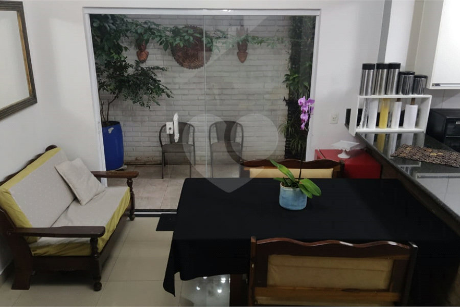 Sobrado à venda com 3 quartos, sendo 1 suíte, em Jardim Tabatinga, Guarulhos, SP
