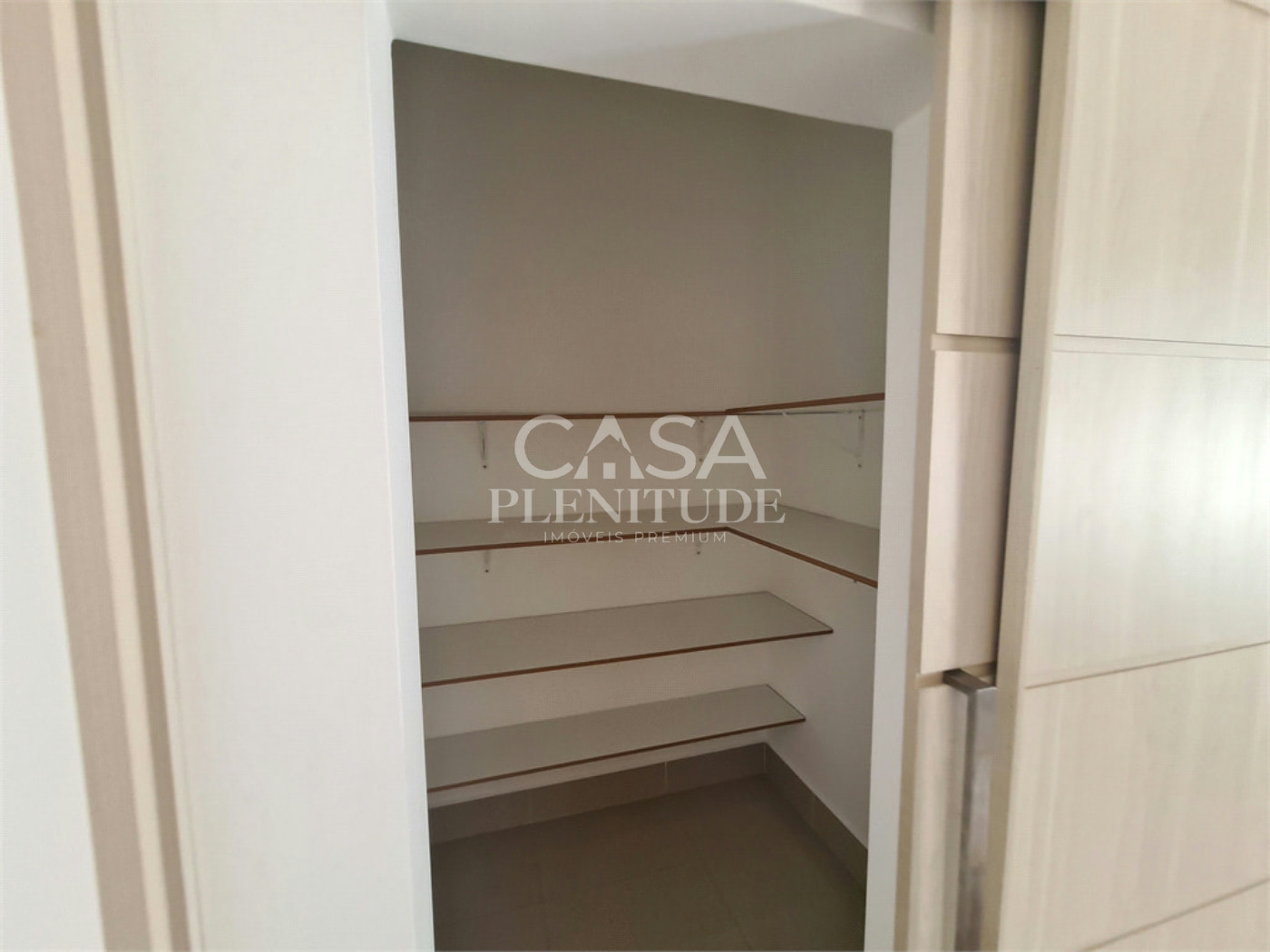 Casa em condomínio à venda com 3 suítes, em Iporanga, Sorocaba, SP