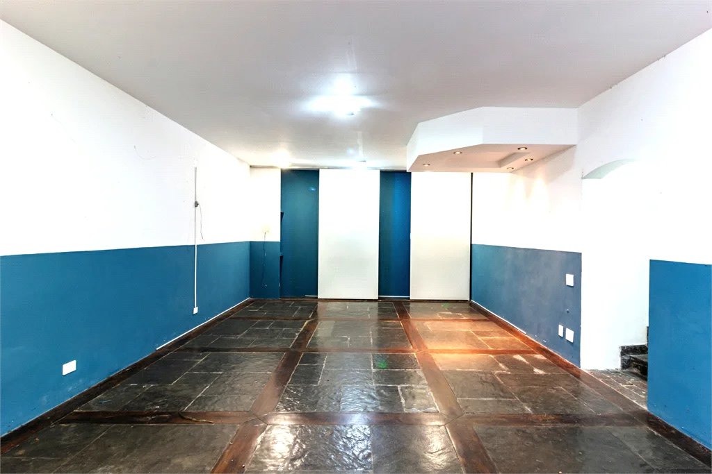 Casa à venda com 4 quartos, sendo 1 suíte,  em Jardim das Bandeiras, São Paulo, SP