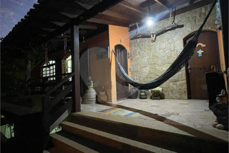 Sobrado à venda com 4 quartos, sendo 1 suíte,  em Vila Suissa, Mogi das Cruzes, SP