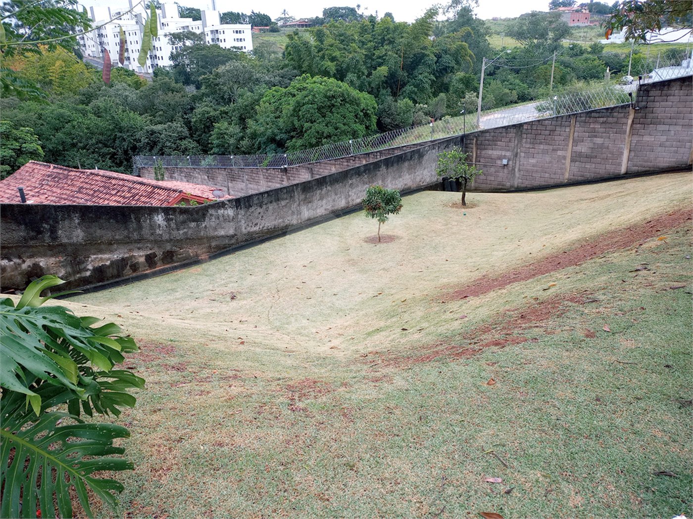 Casa à venda com 4 suítes no condomínio Estância Marambaia, Vinhedo - SP