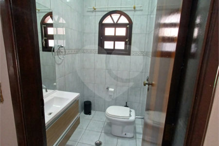 Sobrado à venda com 3 quartos, sendo 1 suíte,  em Jardim Pinheiros, São Paulo, SP