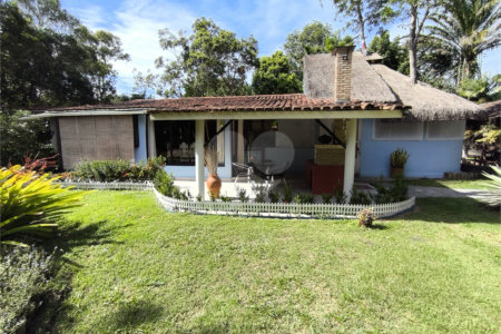 Chácara à venda com 3 quartos, sendo 1 suíte, no Centro, Santa Cruz Cabrália, BA