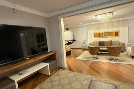 Casa à venda com 4 suítes no condomínio East Village, São Paulo - SP
