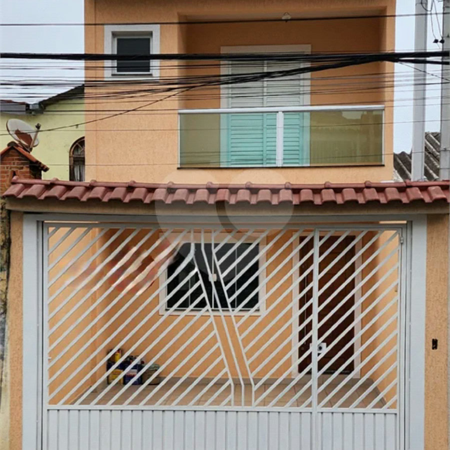 Sobrado à venda com 3 quartos, sendo 1 suíte, em Vila Vitório Mazzei, São Paulo, SP