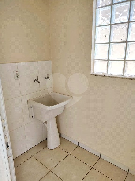 Casa à venda ou para alugar com 3 suítes no condomínio Residencial Jardim das Palmeiras, Vinhedo - SP
