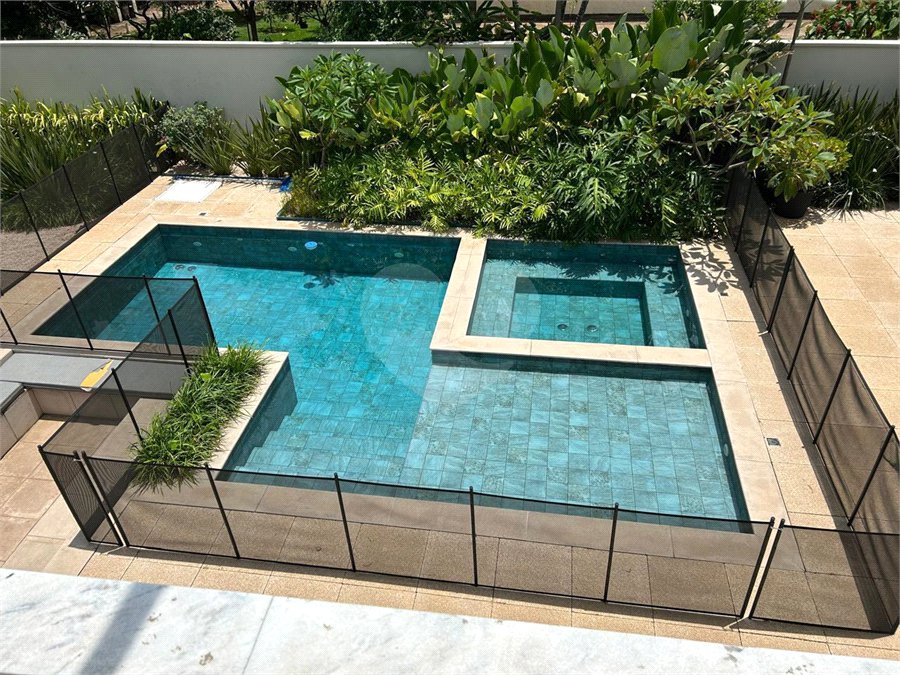Casa à venda com 5 quartos, sendo 4 suítes,  no condomínio Residencial Vila do Itamaraca, Valinhos - SP