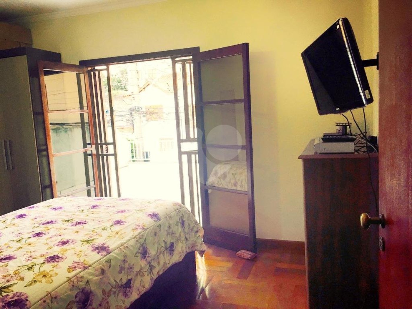 Sobrado à venda com 4 quartos, sendo 1 suíte, em Jardim Sarah, São Paulo, SP