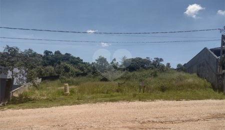 Terreno à venda no condomínio Lago Dourado, Jacareí - SP