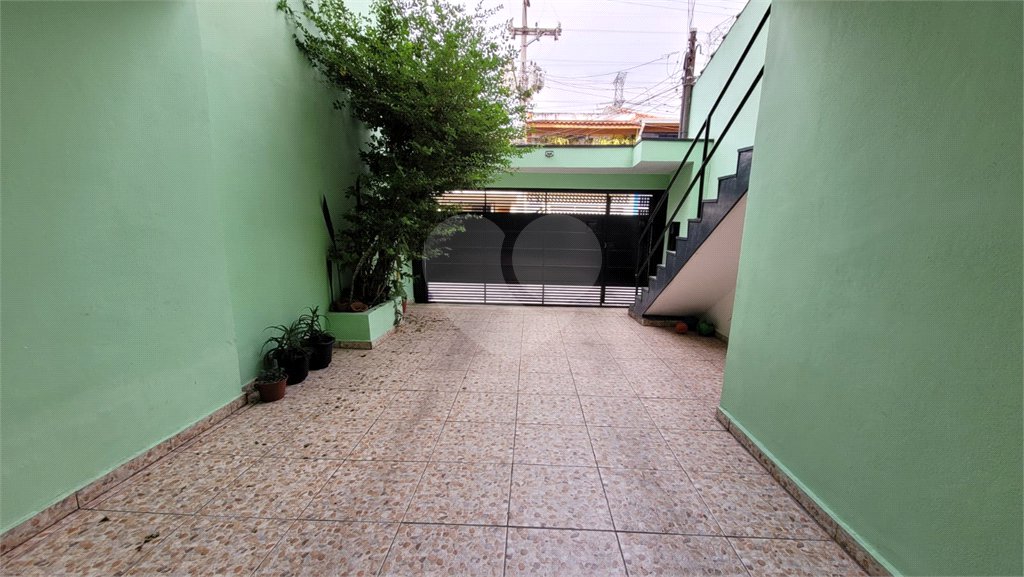 Casa à venda com 4 quartos, sendo 1 suíte, em Parque Maria Domitila, São Paulo, SP