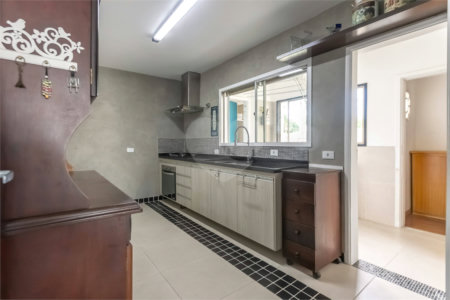 Apartamento à venda com 3 quartos, sendo 1 suíte, em Santo Amaro, São Paulo, SP