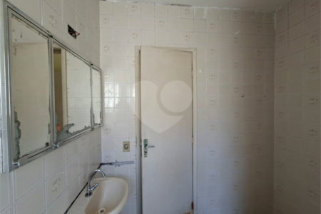 Sobrado à venda com 3 quartos, sendo 1 suíte,  em Jardim Esmeralda, São Paulo, SP