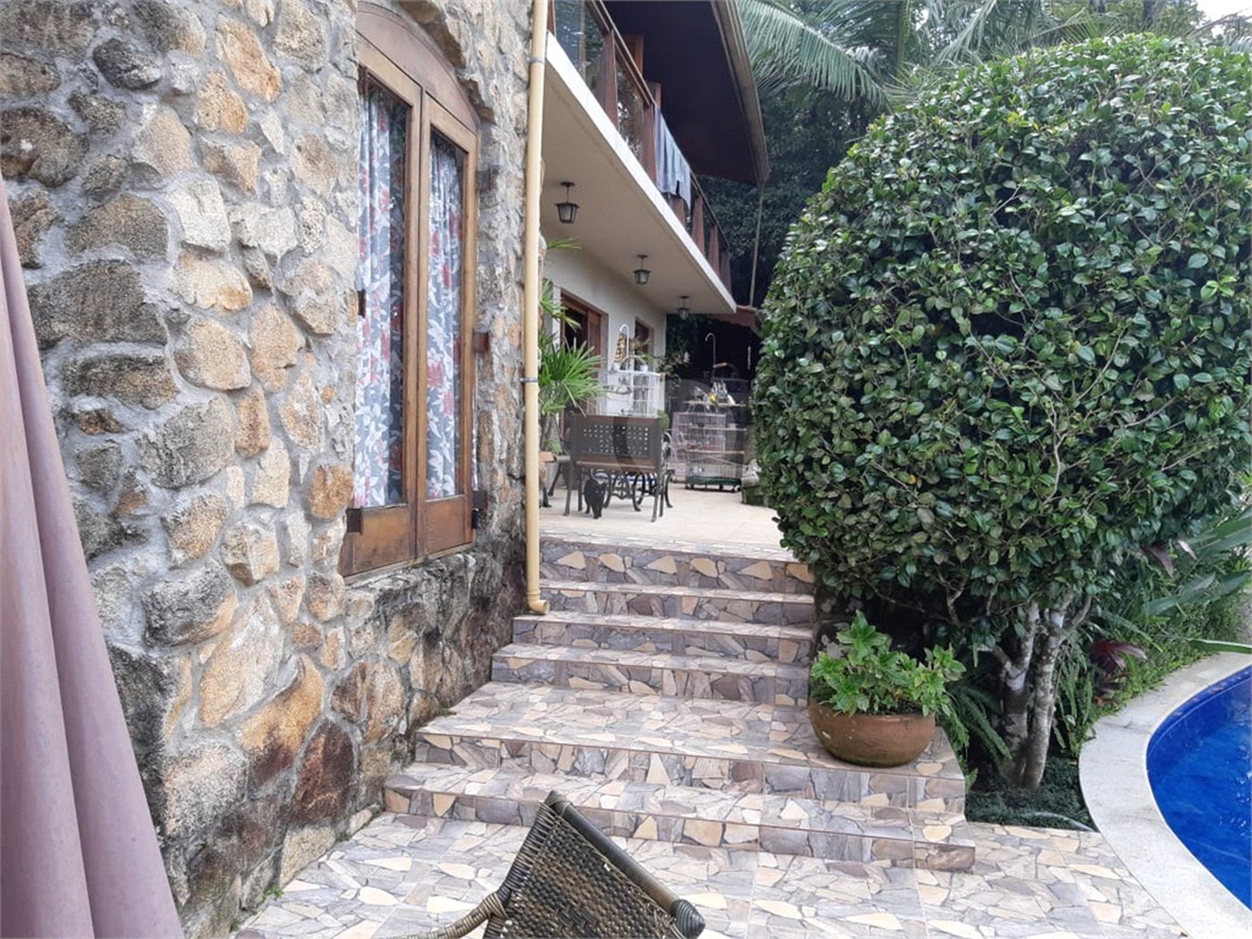 Casa à venda com 4 quartos, sendo 1 suíte, no condomínio Clube da Montanha, Atibaia - SP