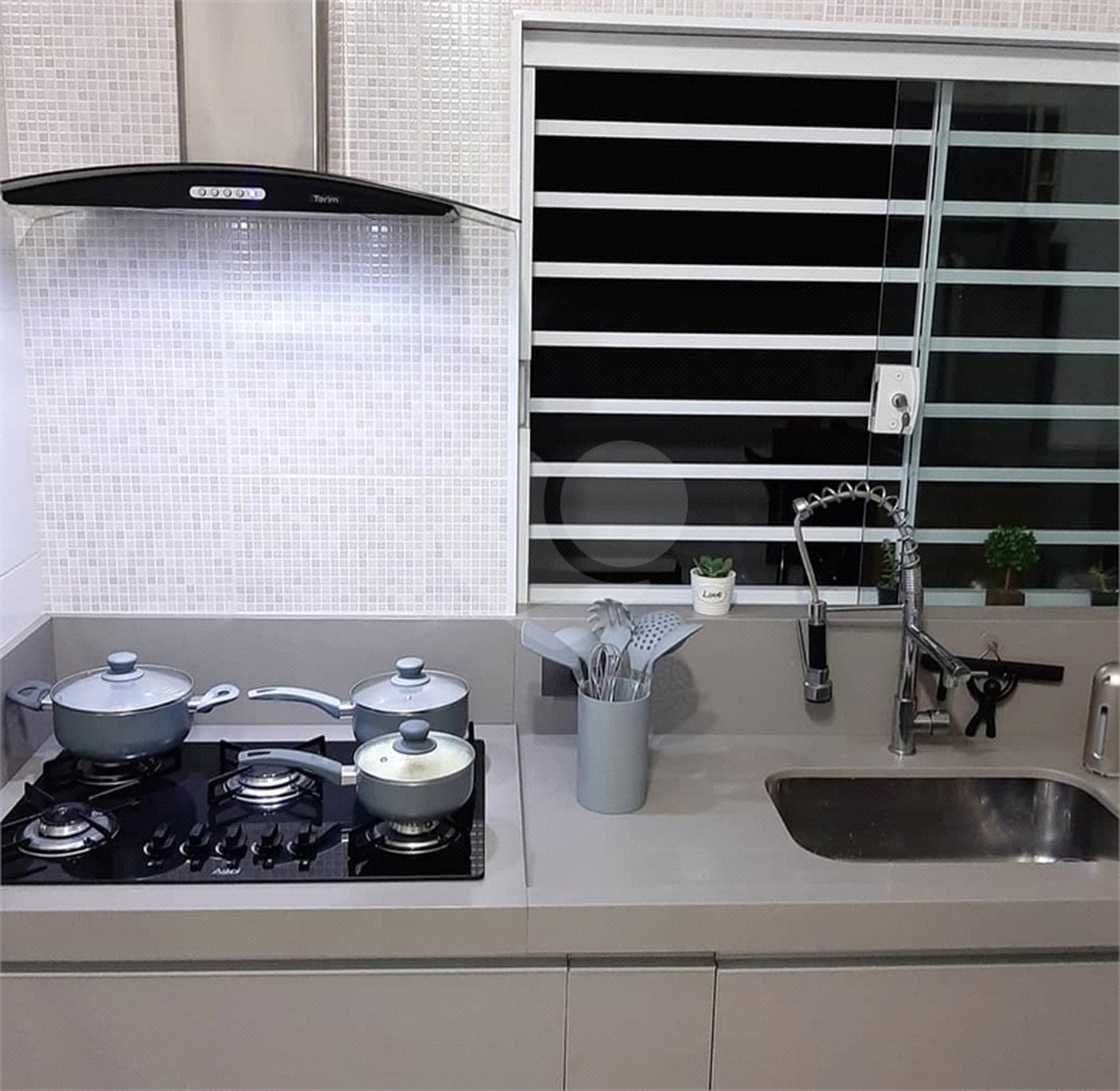 Sobrado à venda com 3 quartos, sendo 1 suíte, em Vila Mazzei, São Paulo, SP