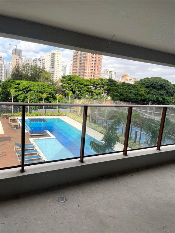 Apartamento à venda com 3 quartos, sendo 1 suíte, em Brooklin Novo, São Paulo, SP