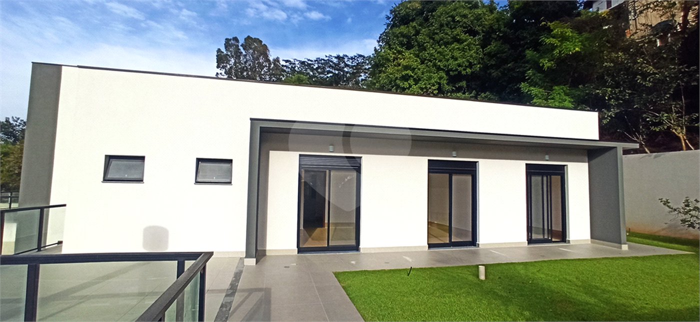 Casa à venda com 4 quartos, sendo 3 suítes, no condomínio Estância Marambaia, Vinhedo - SP