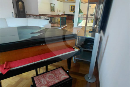 Casa à venda com 4 suítes no condomínio Ville Bourghese, São Paulo - SP