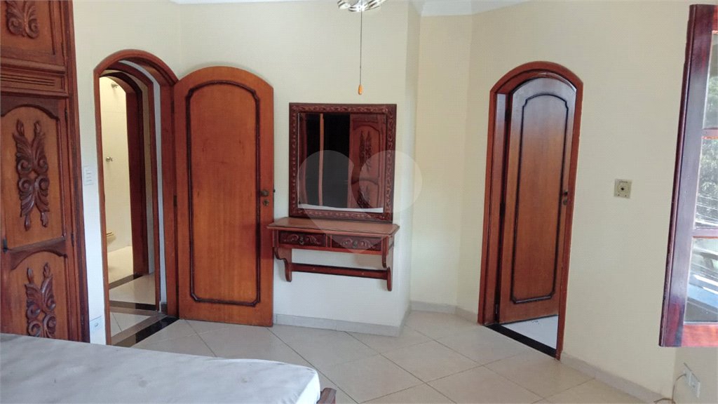Sobrado à venda com 4 quartos, sendo 1 suíte, em Vila Rosália, Guarulhos, SP