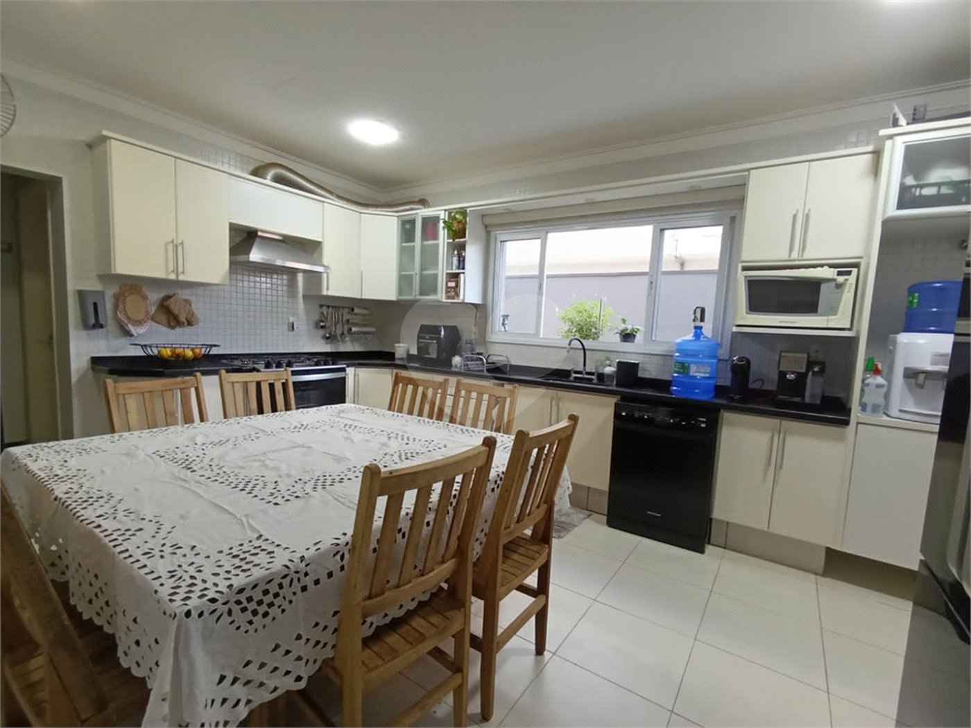 Casa à venda com 4 quartos, sendo 1 suíte, no condomínio Jardim Reserva Bom Viver de Indaiatuba, Indaiatuba - SP