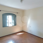 Casa à venda com 3 quartos em Vila Santana, Valinhos, SP